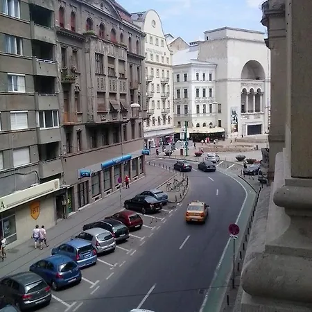Victoria Palace *